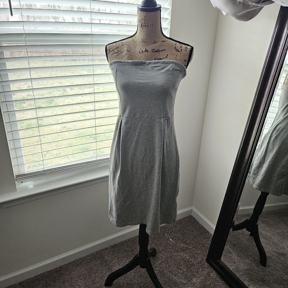 Preloved Old Navy Light Gray Strapless Knit Dress